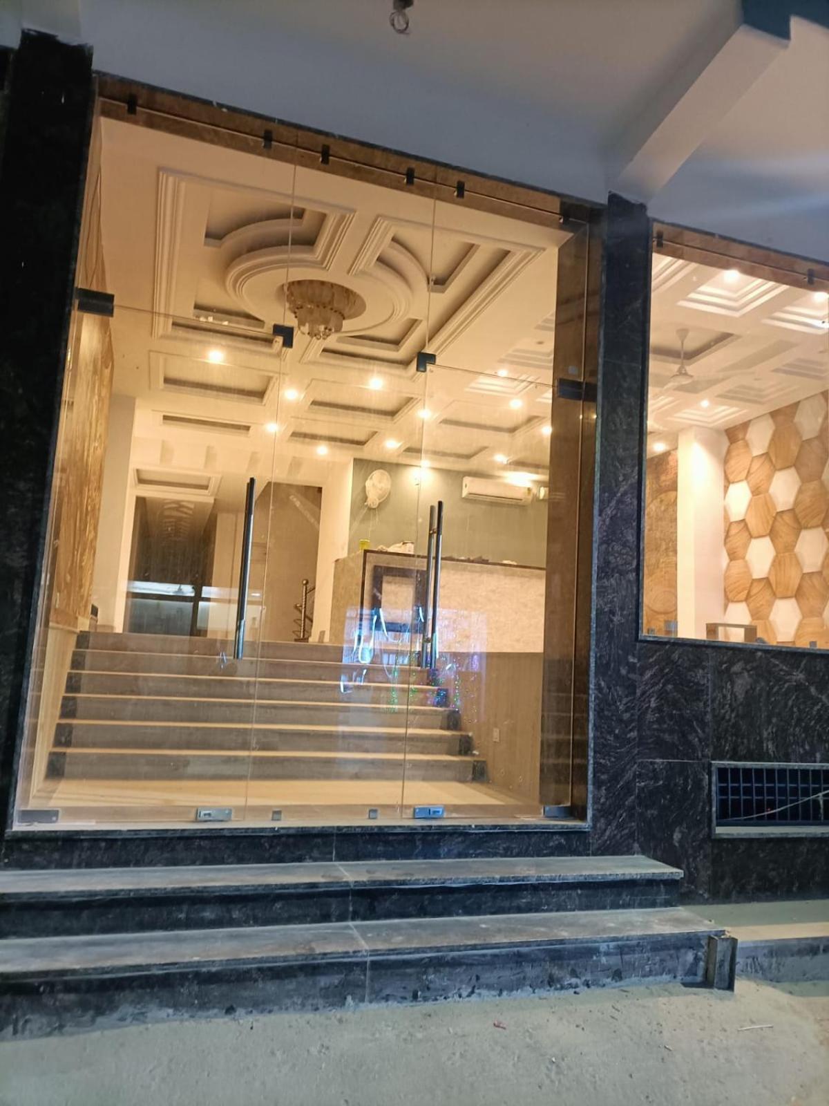 Hotel Ringer Ню Делхи Екстериор снимка
