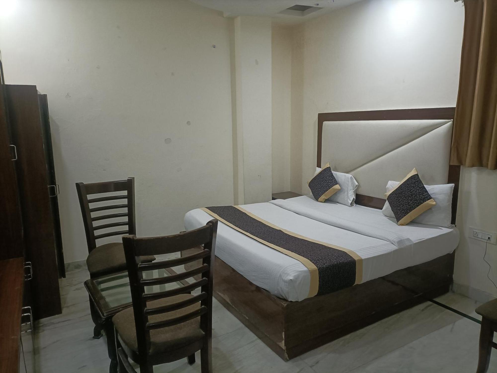 Hotel Ringer Ню Делхи Екстериор снимка